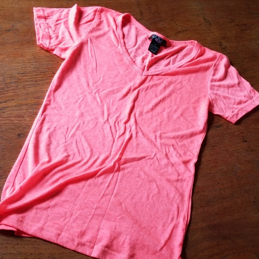 GUC coral vneck womens tshirt